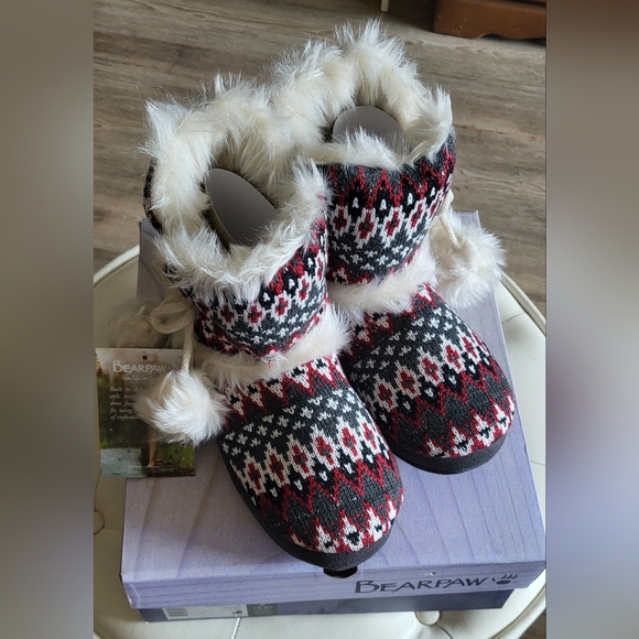 Bearpaw Kinsley Slippers - Picture 2 of 2